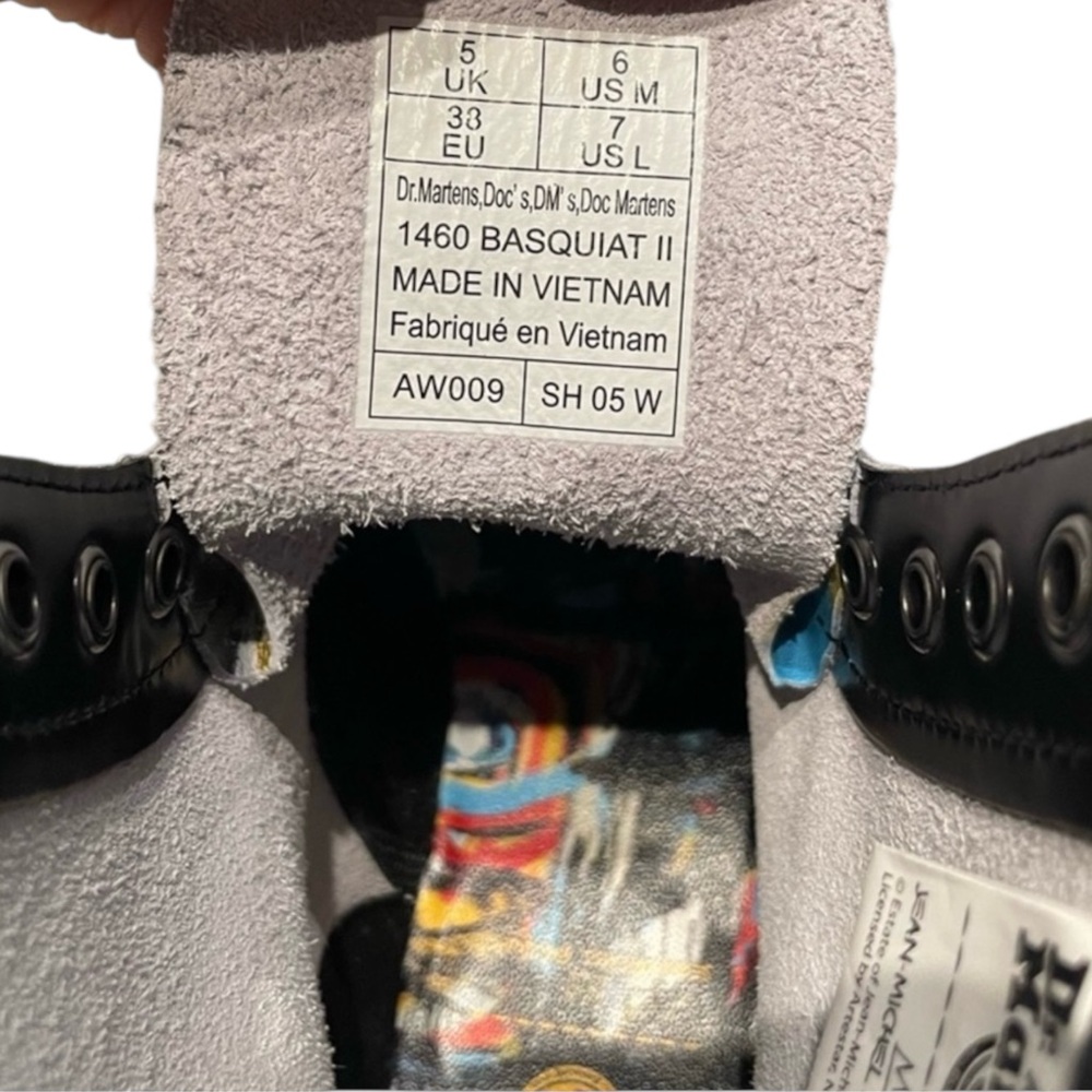 Dr. Martens x Jean-Michel Basquiat 1460 Ltd Edition Art Print Women 7 / Men 6 - Picture 4 of 8